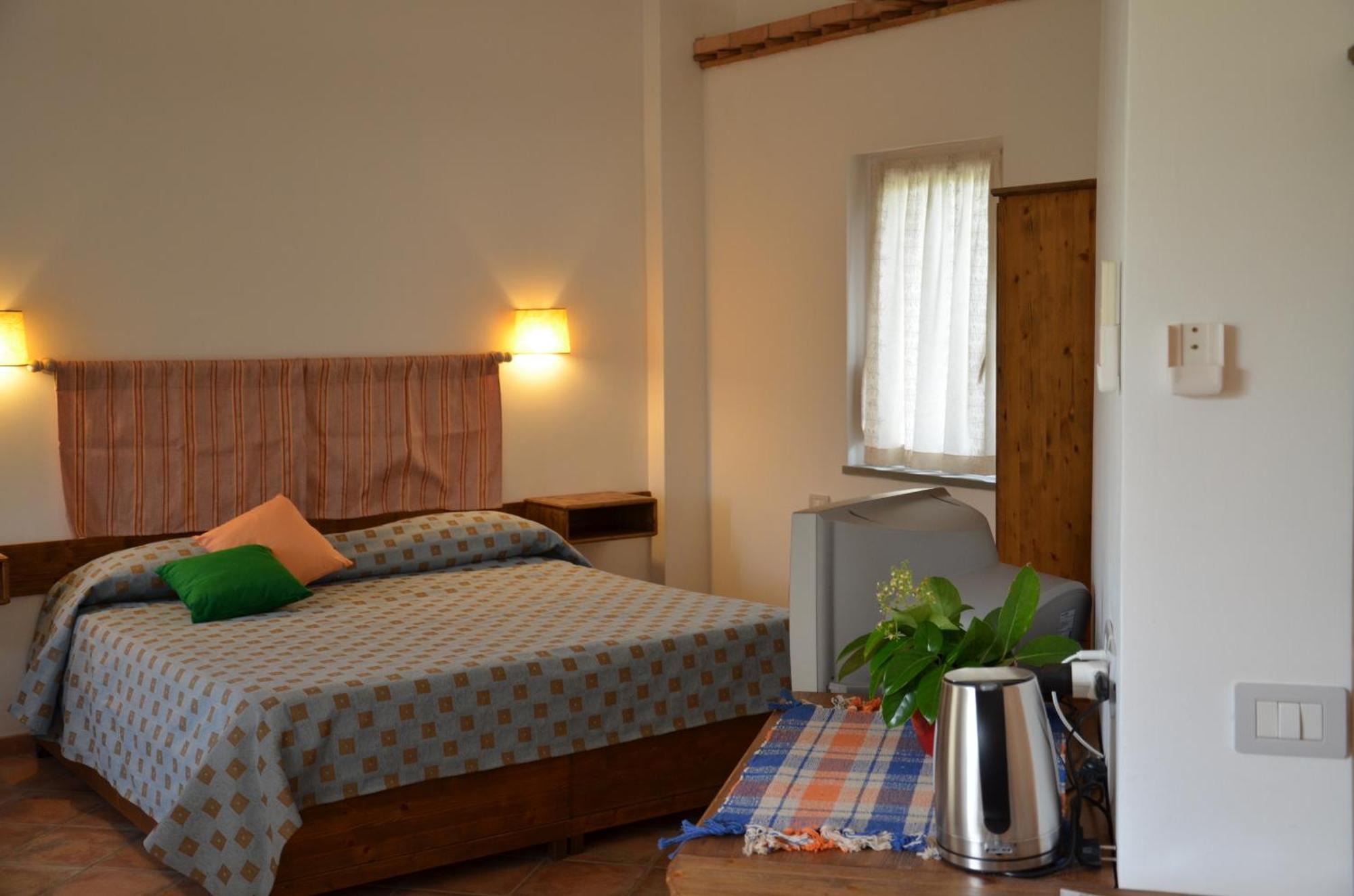 Borgo Piazza Bed and Breakfast Καταντζάρο Δωμάτιο φωτογραφία
